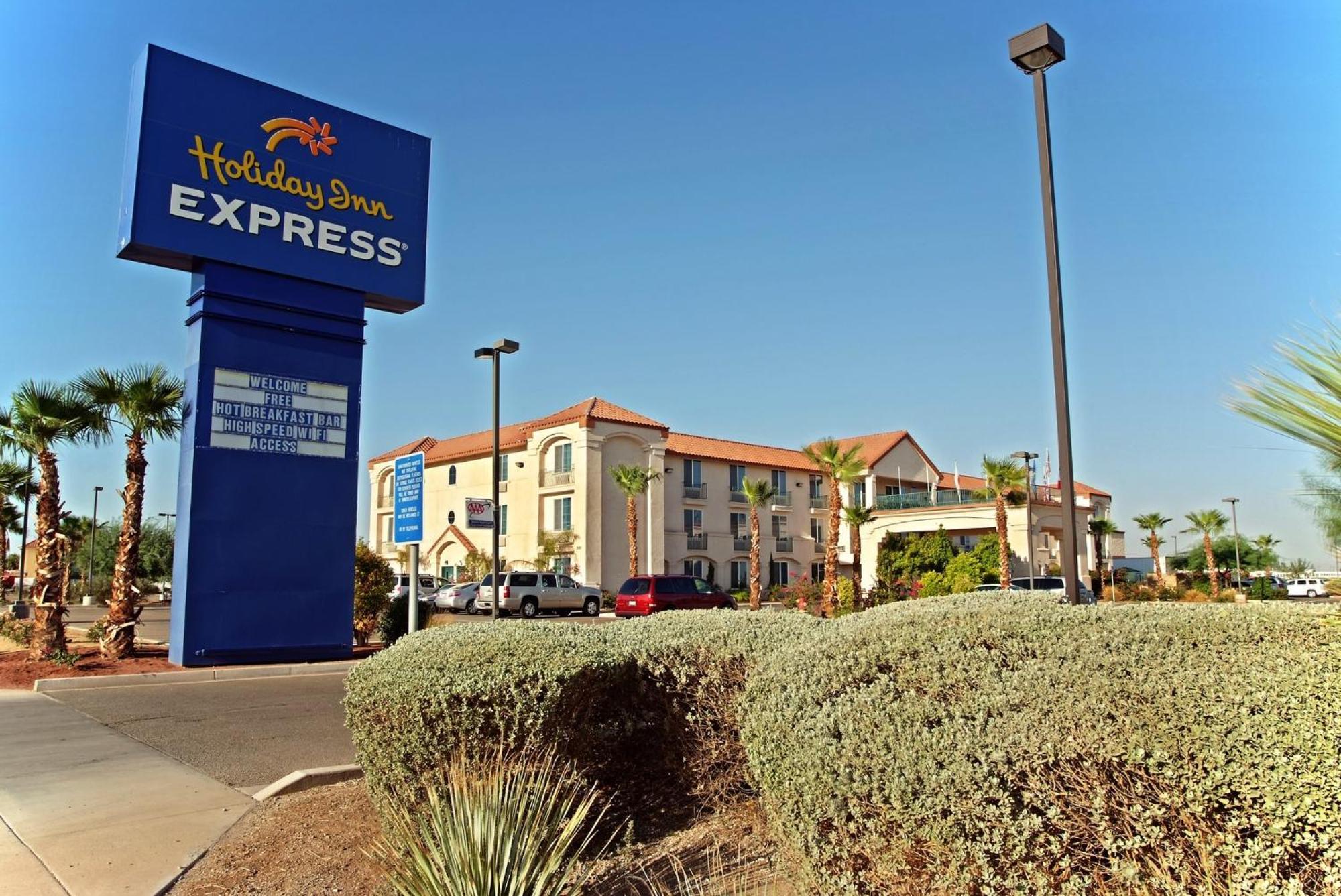 Holiday Inn Express Calexico, An Ihg Hotel Ngoại thất bức ảnh